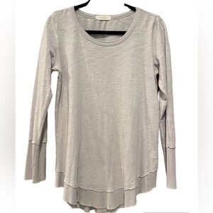 Mododoc Los Angeles gray long sleeve tunic top size small